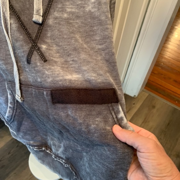Urban Outfitters oversized‎ hoodie . Light grey distressed - Picture 3 of 5